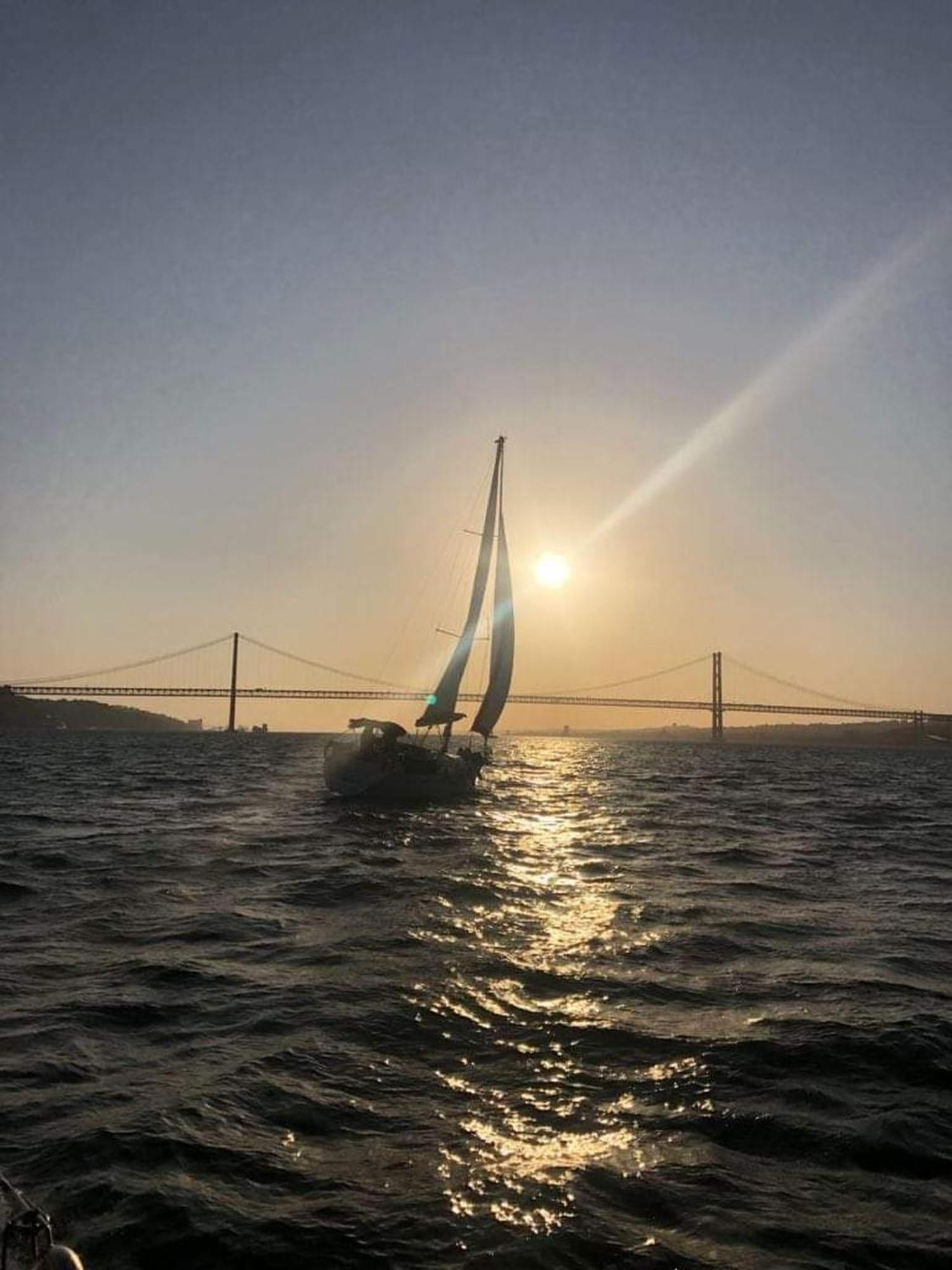 Be Local - Sleep Aboard The Santa Maria Sailing Boat In Lisbon Apartment Екстериор снимка