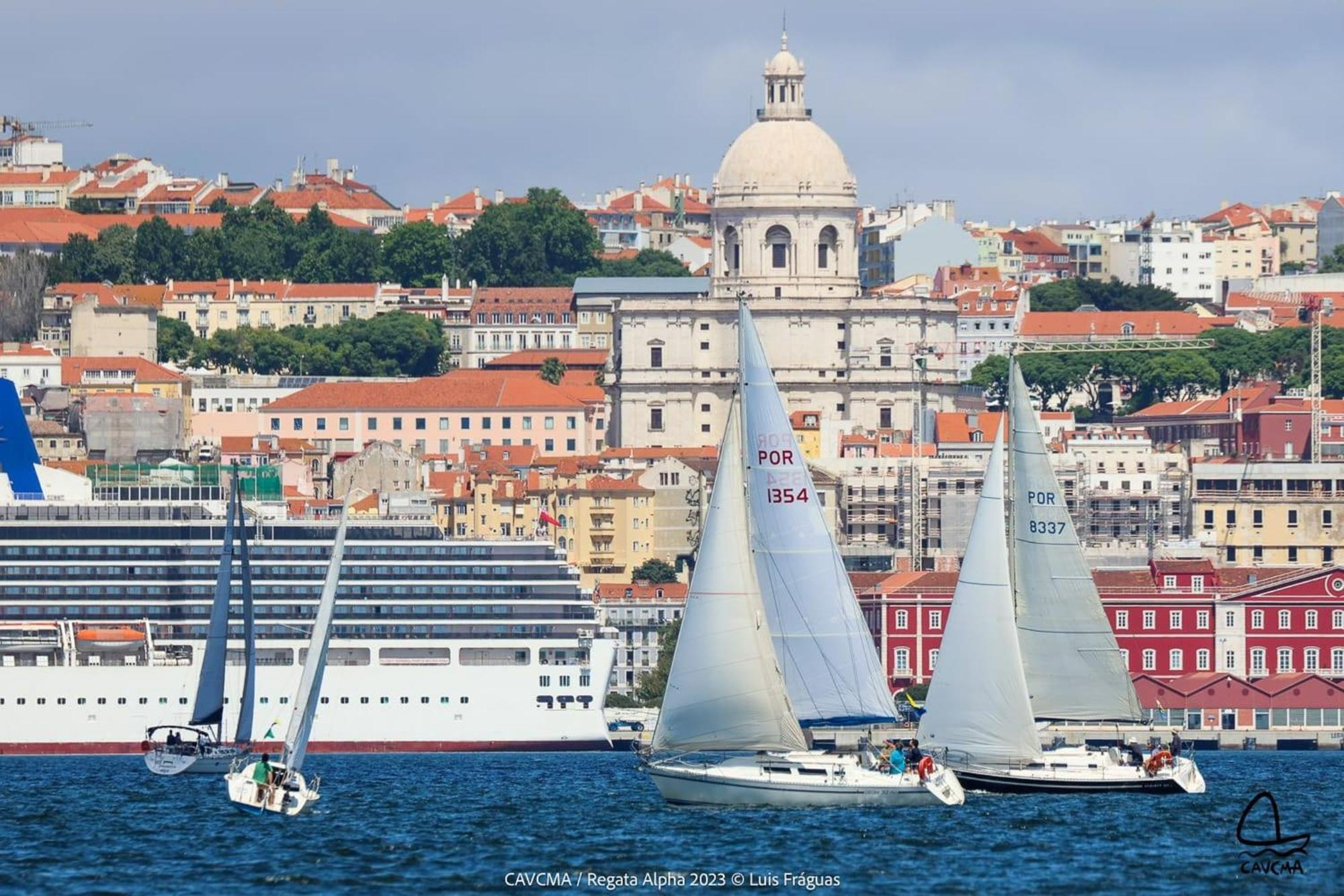 Be Local - Sleep Aboard The Santa Maria Sailing Boat In Lisbon Apartment Екстериор снимка